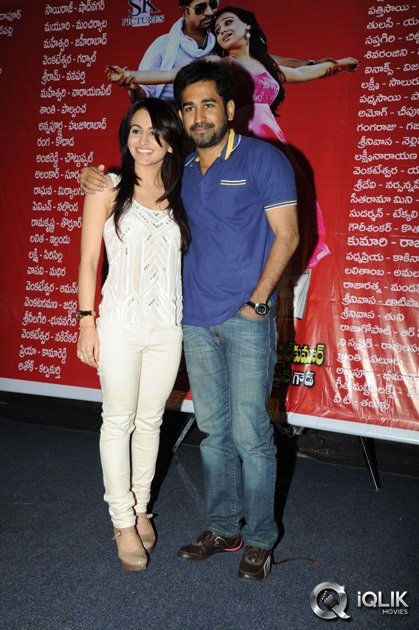 Vijay-Antony-and-Aksha-at-Dr-Saleem-Movie-Success-Meet